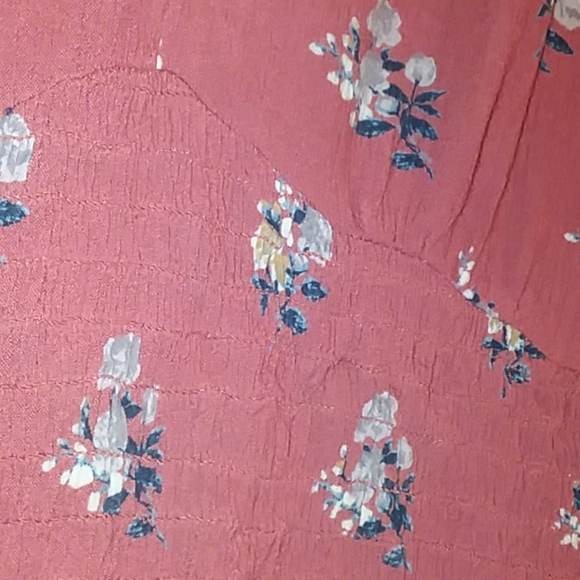 AE pink floral blouse - Picture 2 of 4